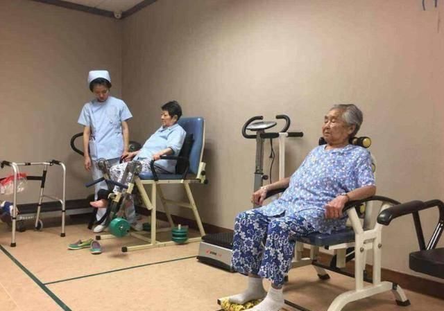 养老|老了以后，丁克夫妻和有子女的人去养老院，啥区别很有说服性了