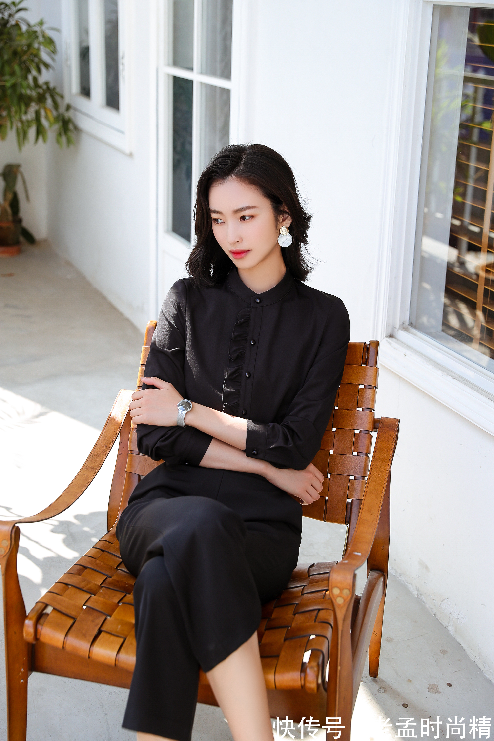 职业套装 黑色衬衫职业套装非常推荐