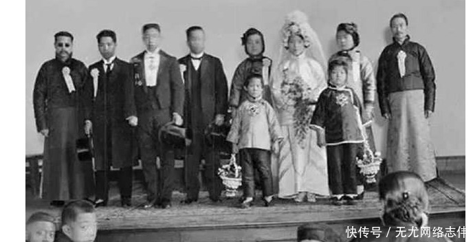 五官|民国老照片:女子五官精致远胜现代女星,图7为何要挑猪去河边?