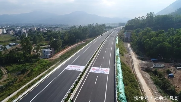 云茂高速罗定段完成主线沥青路面施工年底全线主线拉通