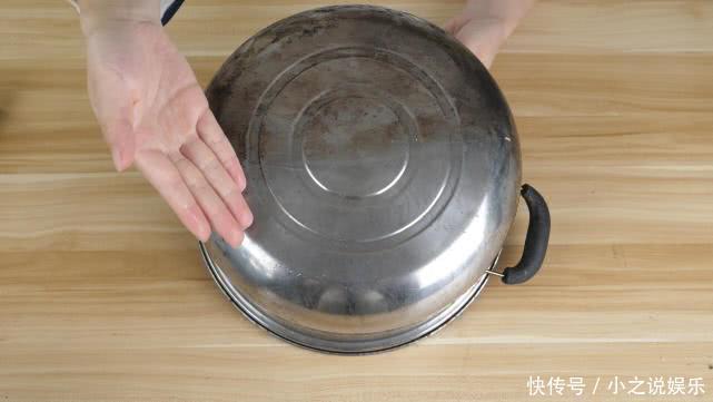 不用钢丝球擦,1张纸去除不锈钢锅污渍,恢复光亮有光泽,太省事