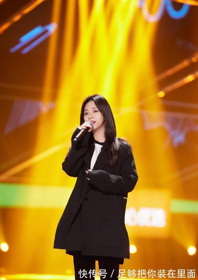 明星|“尖叫之夜”的晚会, 只有潘玮柏在后台认真吃火锅, 肖战表现亮了