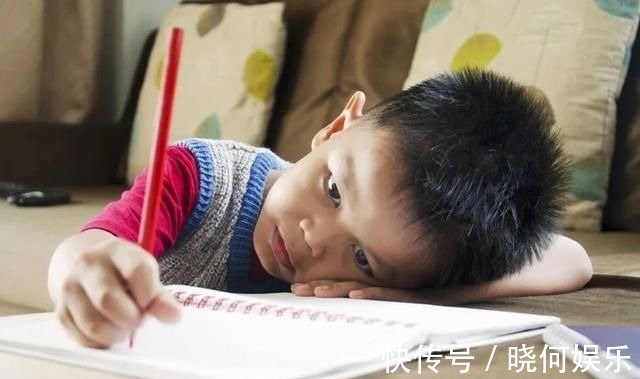 生长激素|孩子几点睡觉最好?要想孩子长高,抓住黄金睡眠时间,父母别忽视