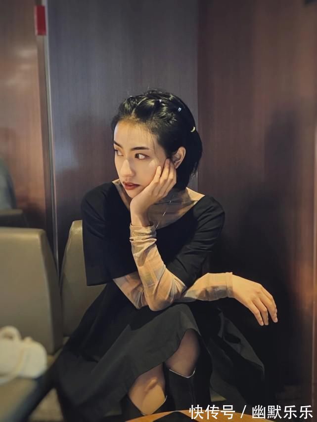 短发|留长发怎么度过尴尬期?几个小技巧,做个甜美的姑娘