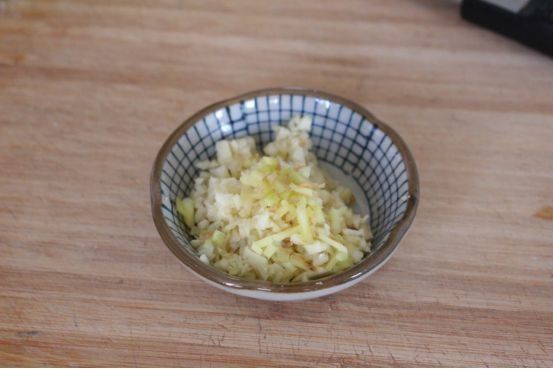 这是一道鲜美的下饭菜，营养丰富，鲜美又不油腻