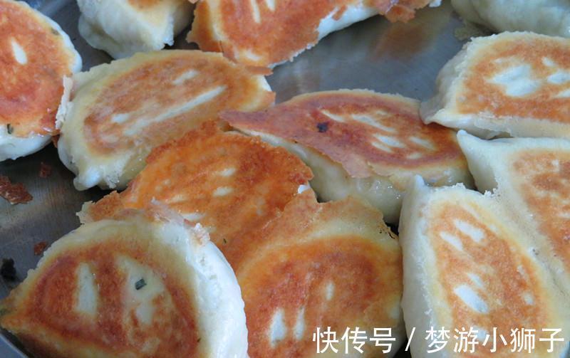 面食我家就爱这样做，馅料鲜美营养，外壳金黄焦香，总吃不够