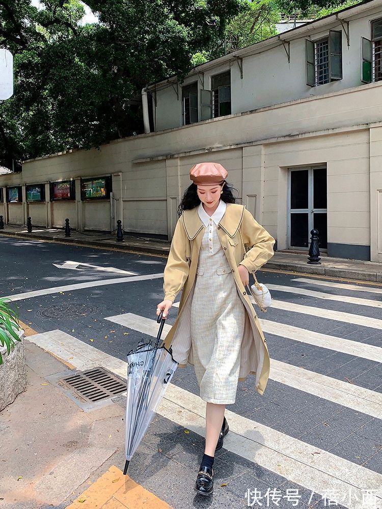 秋季 真正有品味的女人,入秋第1套搭配首选“外套+裙子”,时髦又高级