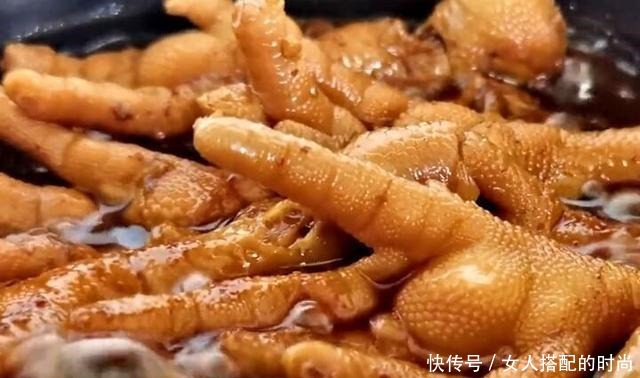 鸡爪|鸡爪最好吃的做法,入锅一煮软烂脱骨,汁多味美,比虎皮鸡爪好吃