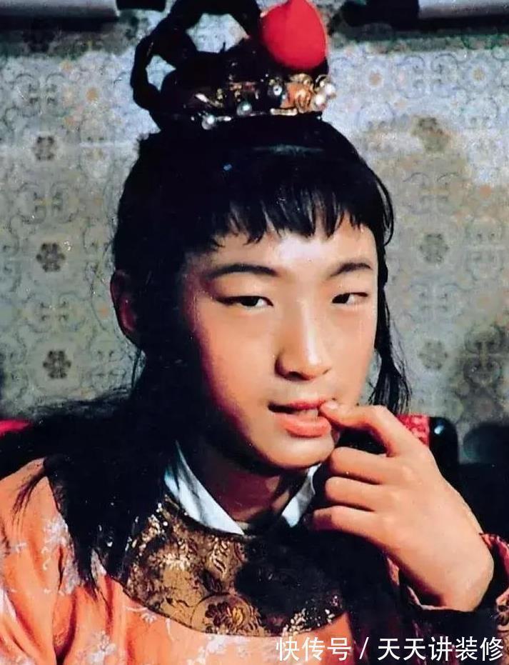 贾琏$宝玉挨打后一片混乱,可有人会注意,作为父亲贾政的无奈与悲凉