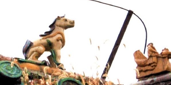 檐脊!沈阳故宫崇政殿的檐脊上,脊兽中多了马和羊,专家说:是这个原因