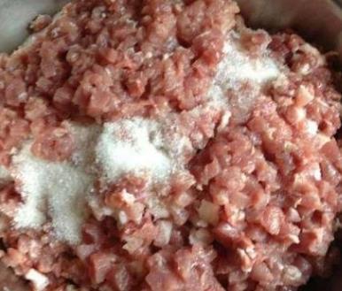 腊味|制腊肠,盐的比例很重要!40年经验分享给你,口感醇香,腊味十足