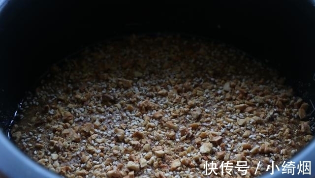 面食|红枣加2个鸡蛋,不用烤箱不油炸,美容又养颜,女人孩子要多吃