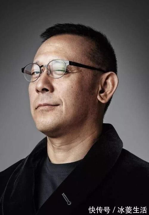 书法爱好者#明星姜文写书法,草书写出将军气,书法作品粉丝喜欢