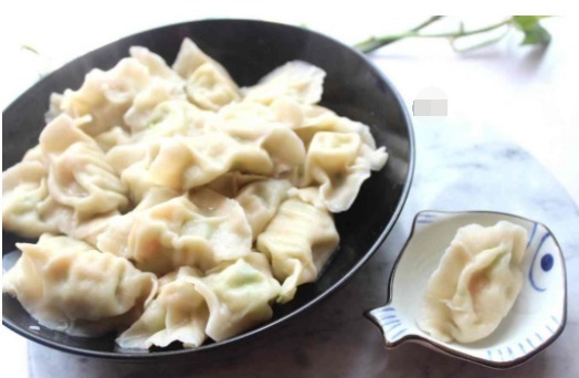 这菜包饺子比肉馅香百倍,一咬满嘴汁