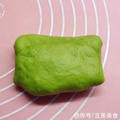 鸡排|#夏日开胃餐#抹茶鸡排肉松面包
