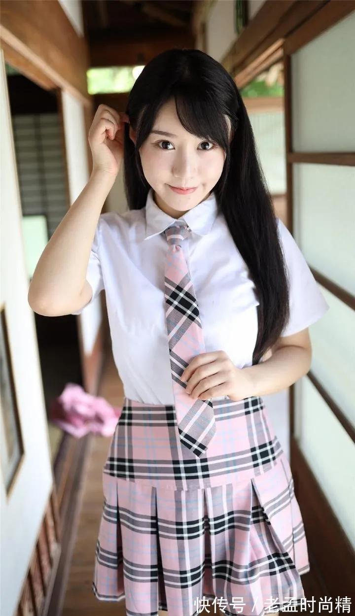 领带|穿西服扎领带搭配百折裙,完美勾勒了当代大学生的无限魅力