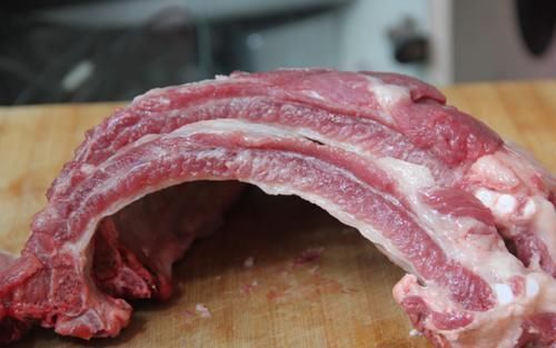 排骨|买排骨时,碰到这4种扭头就走,白给都别要,肉贩自己从不吃