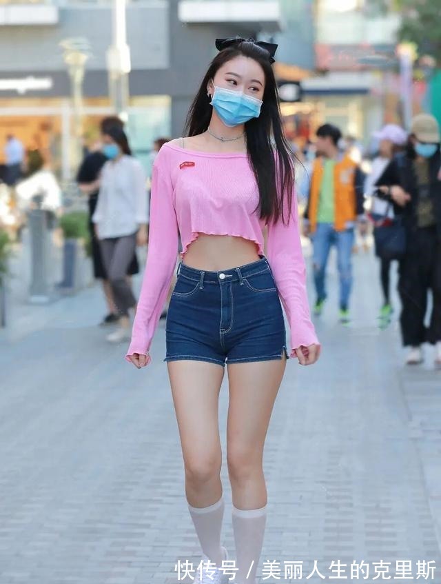 一字带 夏季穿搭不重样,多几款“短裤”的身影,这样穿越来越有魄力!