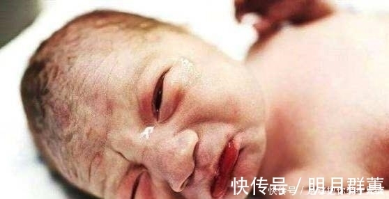 产妇|剖腹产生宝宝时要让产妇亲吻宝宝?别小看这个环节,有这四个意义