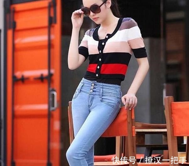 牛仔裤灵巧而新颖的搭配方式,让你成为时尚的精致女孩!