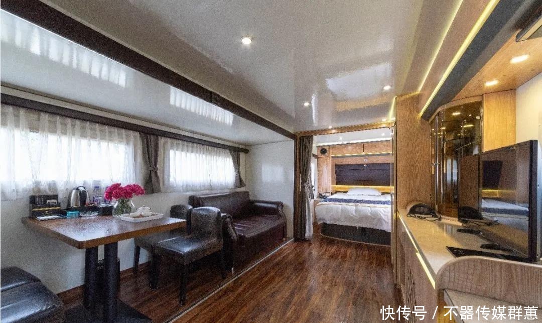 老年|徐凫岩步云谷，这个悬崖边上的房车营地，只需要自驾1小时