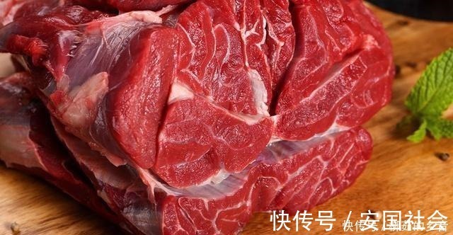 买牛腱子肉,注意区分前腱和后腱,口感差别大,教你1招,别被骗