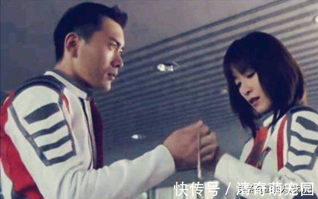 奥特曼|谜题已经解开了,另外的两个石像也是迪迦奥特曼