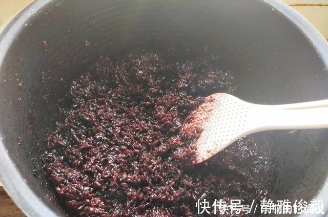 糯米粉|它被称为“补血米”，看起来黑吃起来香，营养极高，早餐不再将就