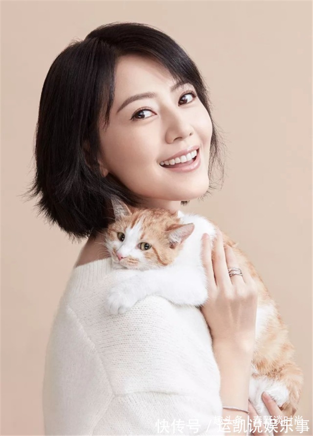 丸子头 50岁女人最好别留这“4种”发型,不仅大妈感十足,还显老没气质