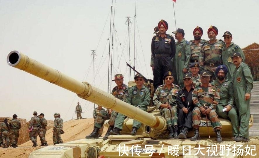 中印@印度出动1100架战机, 称已做好准备, 中国如此应对, 让世人夸赞