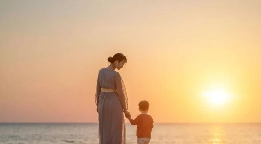 朋友说|孩子成长的三个阶段,父母的养育是关键的三个字,看看你做对了吗