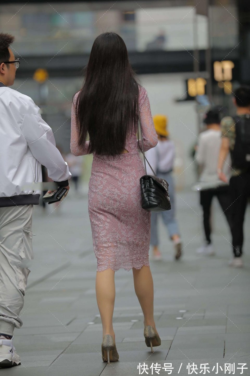 连衣裙|时尚端庄大气优雅的女孩,举止优雅爸妈喜欢的类型,带回家该多好