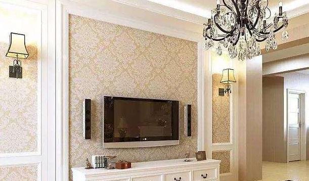 美观|客厅别再装大理石电视墙了，现在流行用它替代，美观大气还省钱