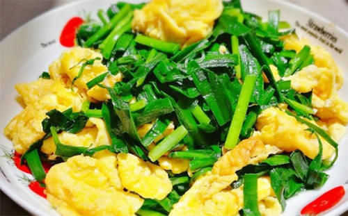 美容養顏|常吃韭菜好處多,補腎壯腰,美容養顏防癌癥,但3類人吃了反傷身