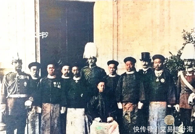 皇室|老照片：清末皇室成员出访国外的景象，买枪炮购军舰受热情接待