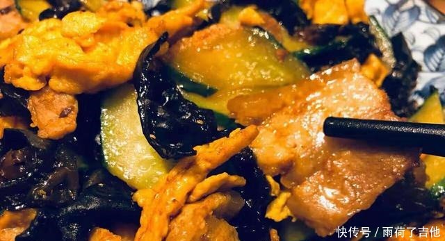 木须肉的家常做法,鸡蛋炒蓬松了才正宗