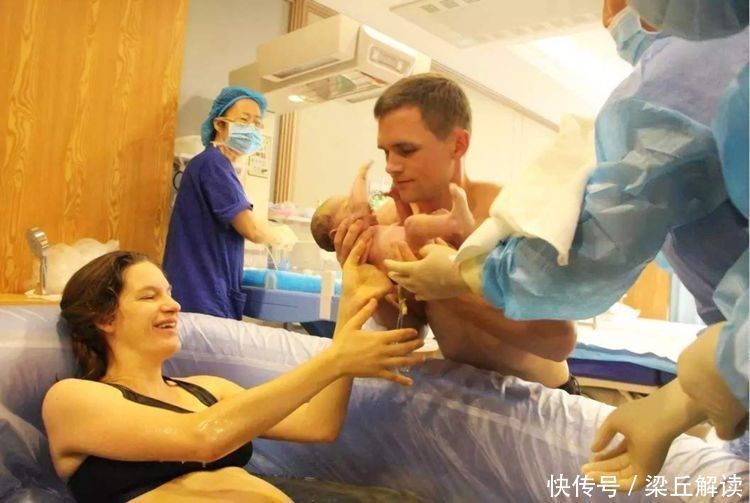 结局|同是“水中分娩”,2位女明星结局截然不同,主要看这3个硬性条件