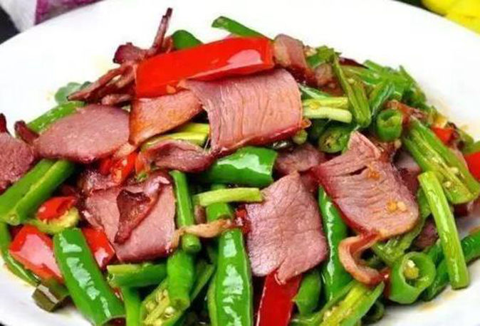 美食推荐青椒腊肉,腐竹炒肉片,千张红烧肉,豉汁蒸凤爪的做法