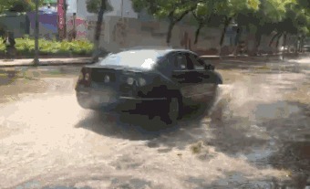 素湃 国潮鞋做得有多牛?雨天不湿鞋,穿一天不捂脚,好看还不贵