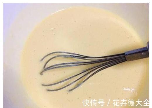 面粉|这个早餐饼,我家小孩最馋,5分钟做好,手不碰面就搞定!