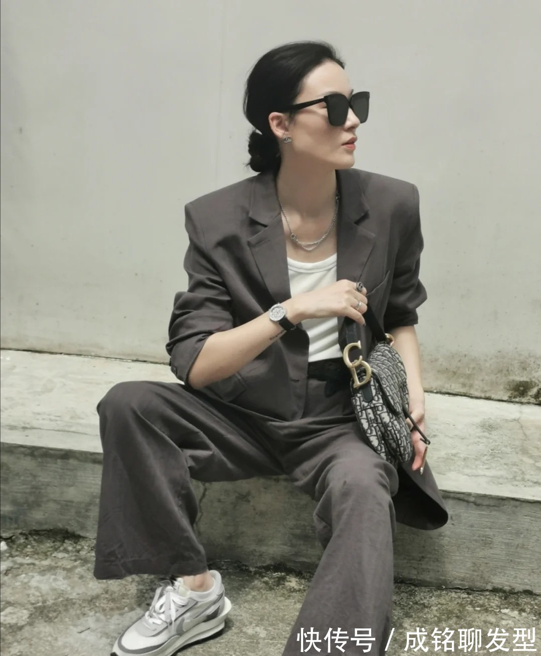 针织开衫|女人过了40岁别穿得花里胡哨,俗气又显老气,其实越简单越高级