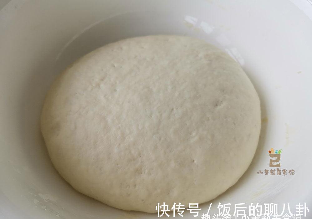 秋季天凉发面太慢，30年面点师：牢记“1放1窍门”，15分钟发满盆