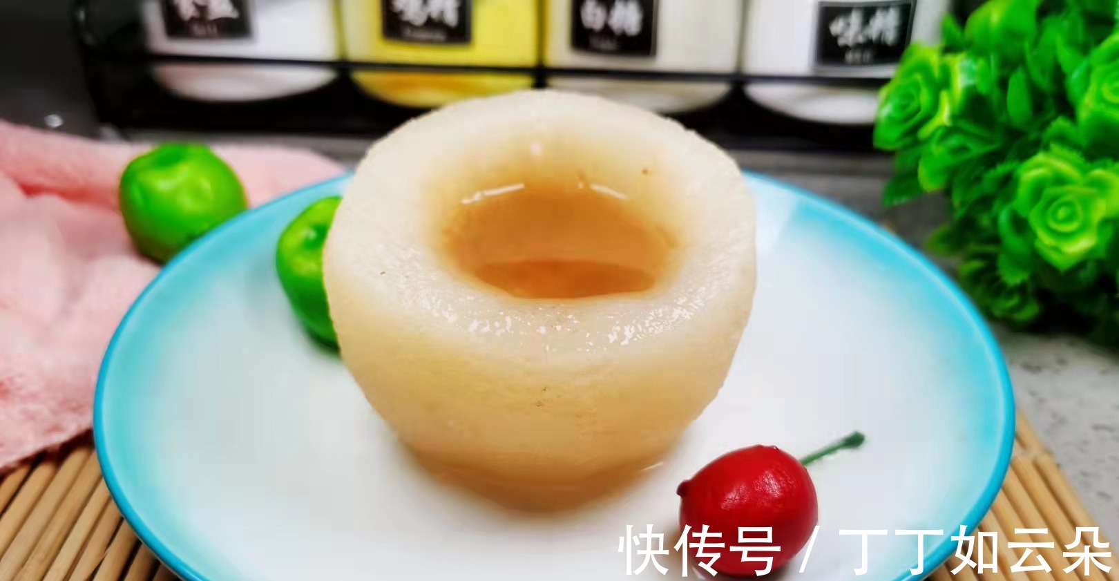 止咳|梨和花椒是絕配，放碗中一蒸，口感甘甜，潤肺止咳，家人都適合！