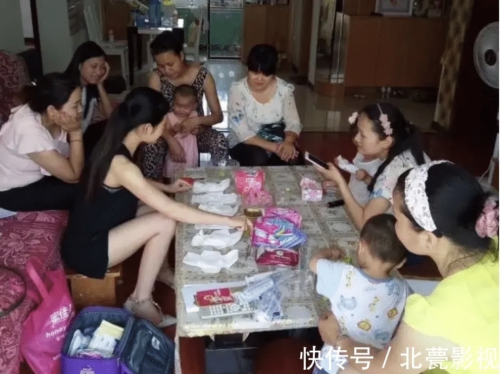 女同桌|“既然老干妈没有与腾讯合作,那么我手里这瓶老干妈是谁生产的?”哈哈哈哈qq飞妈