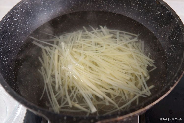 天冷后要多吃土豆,分享土豆的8种做法,煎炒拌炸样样有,真解馋