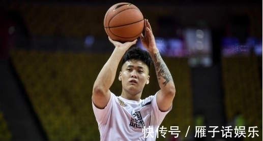 外援|篮坛三消息：国家队主帅下课，广东小将誓雪前耻，辽宁迎心仪外援