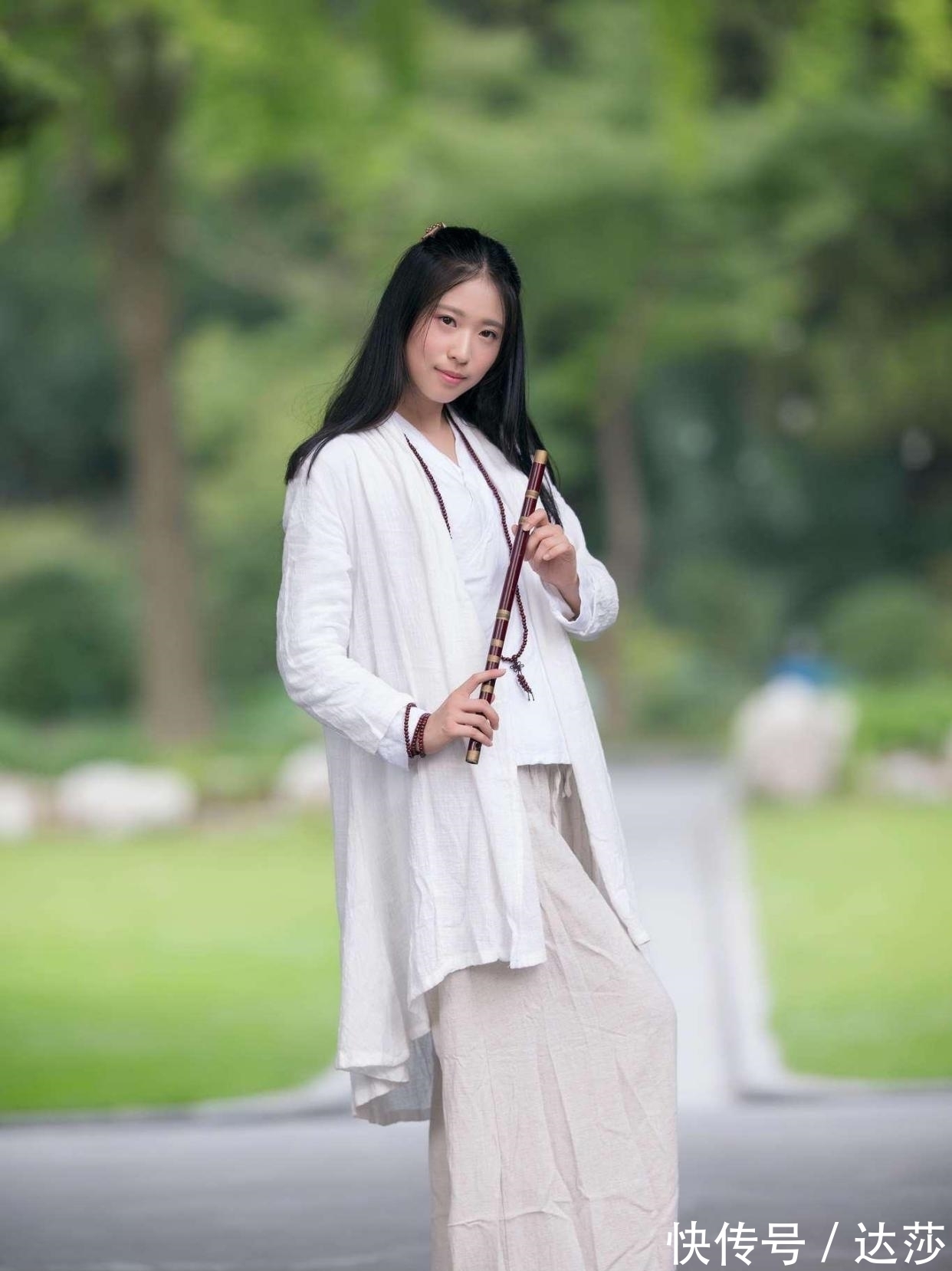 明月池!原创诗十首·夜静凭高清不寐,神仙洞里饭胡麻