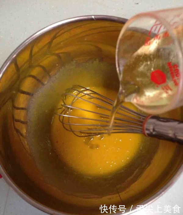 胡萝卜泥|胡萝卜这样吃，简单蒸蒸就出锅，鲜香软嫩有营养，孩子最爱吃