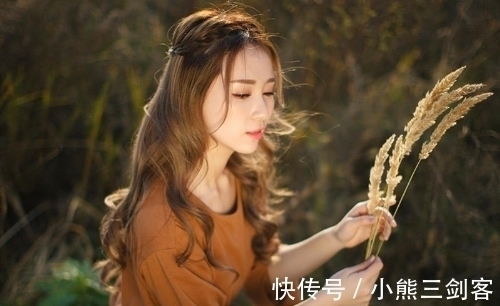 孤蓬@伤感秋词九首:月冷霜寒离人怨,一曲清歌两断肠