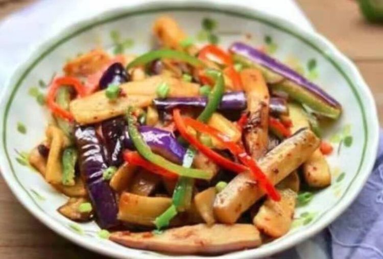  适量|适合冬天吃的三种美食，养阴清热，美白养颜，早吃早健康